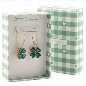 BETSEY JOHNSON St. Patrick’s Green Crystal Clover Shamrock Dangle Earrings NWT